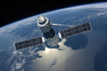 Китайская космическая станция бесконтрольно падает на Землю - СМИ