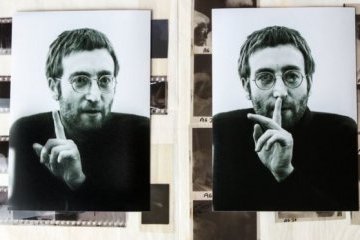У Британії невідомі фотографії Леннона знайшли серед сміття