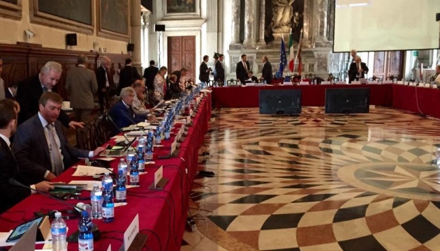 Венеційська комісія ініціює припинення права росії на представництво