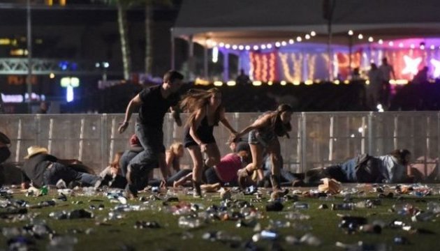 Розстріл людей у Лас-Вегасі: щонайменше 50 загиблих, понад 200 поранених