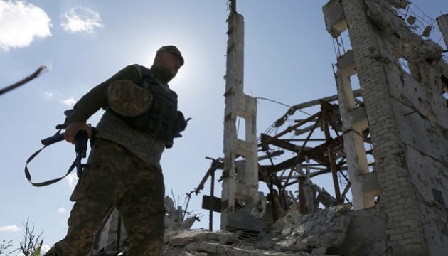 АТО: бойовики дві години обстрілювали позиції ЗСУ у Кримському