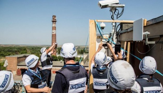 OSCE records 80 explosions in Donbas over weekend