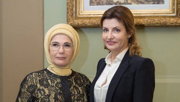 Maryna Poroshenko, Emine Erdoğan discuss situation of IDPs in Ukraine and Crimean political prisoners