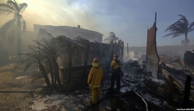 Лісові пожежі у Каліфорнії: кількість жертв зросла до 23   