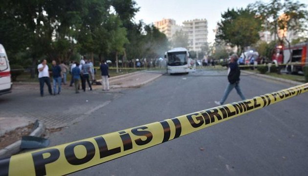 У турецькому Мерсіні підірвали автобус з поліцейськими
