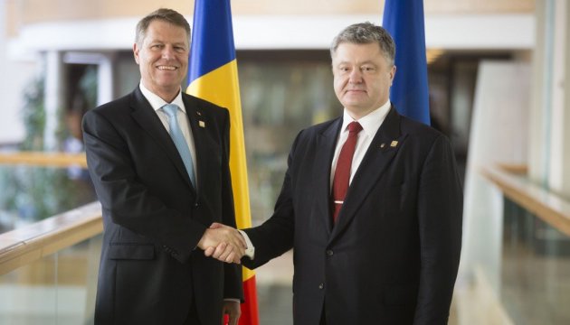 Poroshenko discusses with Romanian president Ukraine's law on education