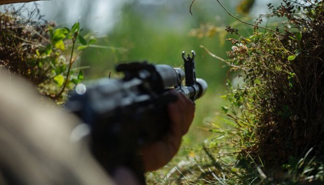 Ostukraine: Feind verletzt Waffenruhe entlang der ganzen Konfliktlinie