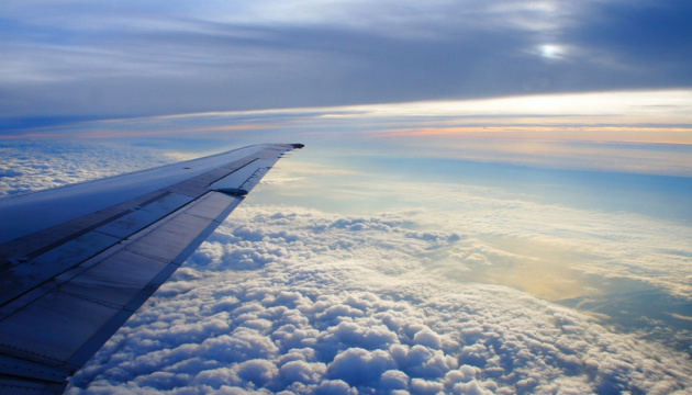 Літак з висланими дипломатами рф пролетів 15 тисяч кілометрів через закрите небо над ЄС