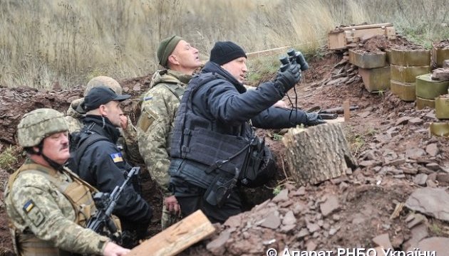 Турчинов перевірив готовність до зими військових в АТО