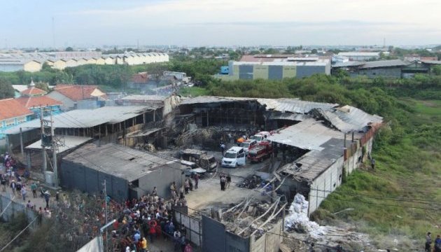Смертельний вибух на фабриці піротехніки в Індонезії: поліція назвала підозрюваних