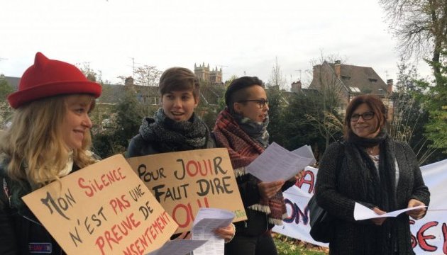 Сотні активістів у Франції мітингували проти сексуальних домагань