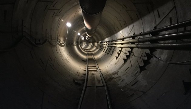 Маск показав, який тунель будує під Лос-Анджелесом Маск показав, який тунель будує під Лос-Анджелесом