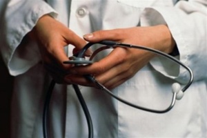 Нацслужба здоров'я нагадала, куди писати скарги на лікарів