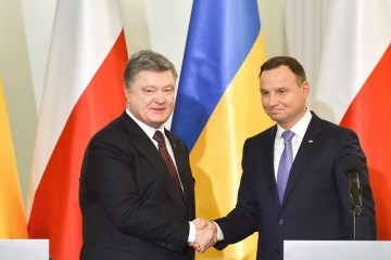 Poroshenko discutirá con Duda las cuestiones de contrarrestar la agresión de Rusia