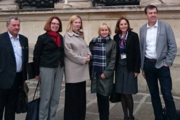 Sushchenko's wife meets with French parliamentarians