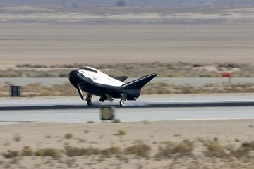Космічний шаттл Dream Chaser успішно випробували в США