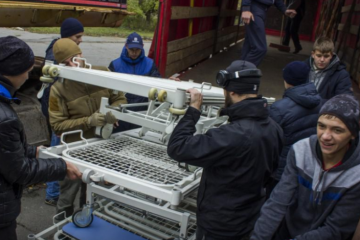 Німецькі волонтери передали гуманітарний вантаж для військових госпіталів Донбасу