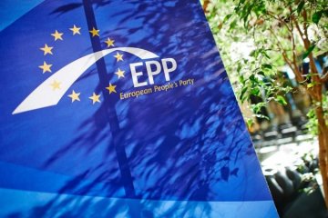 Poroschenko, Klitschko und Timoschenko begeben sich zum Treffen der Politiker Europäischer Volkspartei