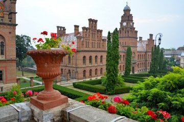 Візитівка Чернівців - Резиденція митрополитів Буковини і Далмації