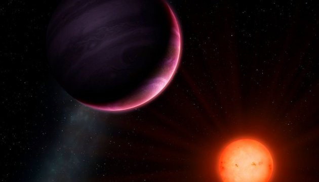 Розмір має значення? Астрономи знайшли крихітку-зірку з планетою-гігантом