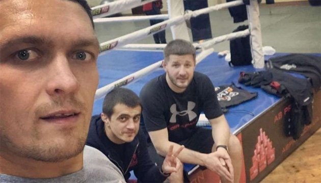 Український боксер Усик розпочав підготовку до бою з Брієдісом