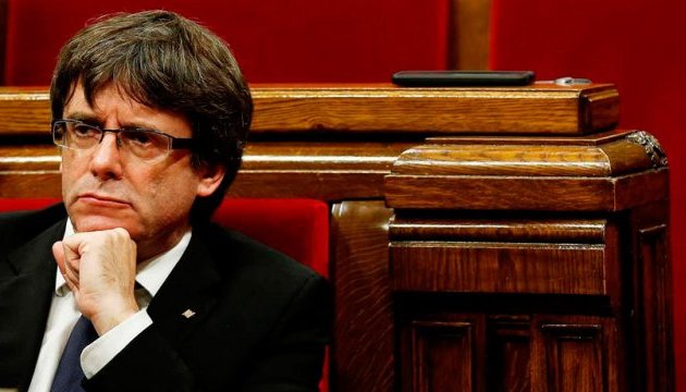 Суд Іспанії призупинив каталонську реформу про дистанційну присягу Пучдемона