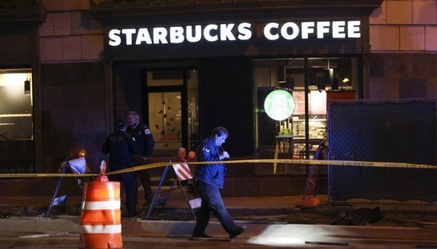 У чиказькому Starbucks відкрили стрілянину, є вбитий і поранені