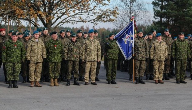 Ukrainian soldiers take part in Maple Arch 2017 exercises in Poland
