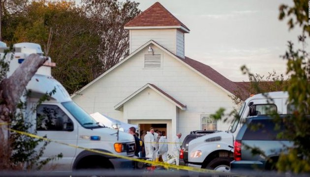 Техаська стрілянина: нападник випустив у парафіян 450 куль
