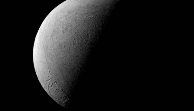 Вчені виявили на супутнику Сатурна джерело життя