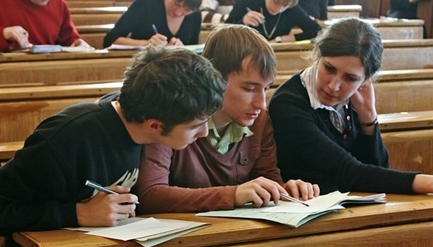 Керівники держави привітали українську молодь з Днем студента