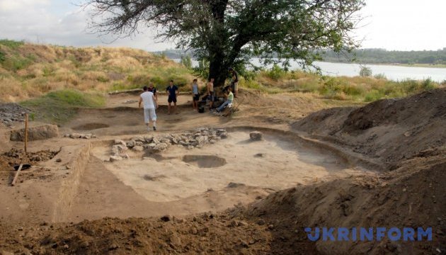 Миколаївські археологи знайшли у Дикому Саду фрагменти античної амфори
