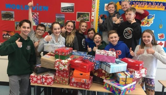 Canadian high school students send Christmas presents for Ukrainian orphans. Photos