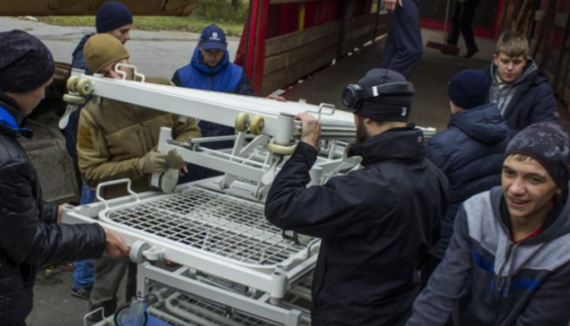 Німецькі волонтери передали гуманітарний вантаж для військових госпіталів Донбасу