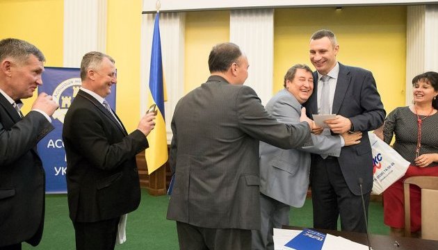 Кличко переизбрали главой Ассоциации городов Украины Кличко переизбрали главой Ассоциации городов Украины