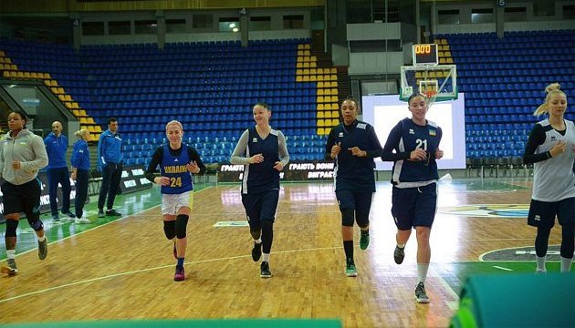 Українські баскетболістки провели відкрите тренування перед грою з Болгарією
