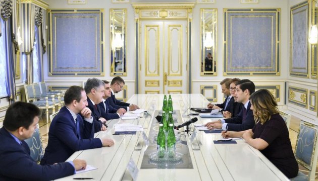 Poroschenko und Mitchell sprechen über möglichen Waffenlieferungen