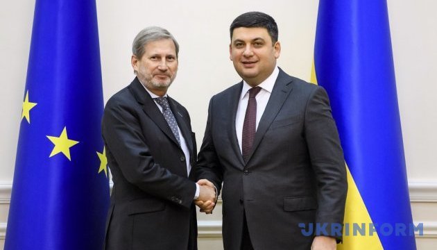 Groysman, Hahn discuss Association Agreement, reforms