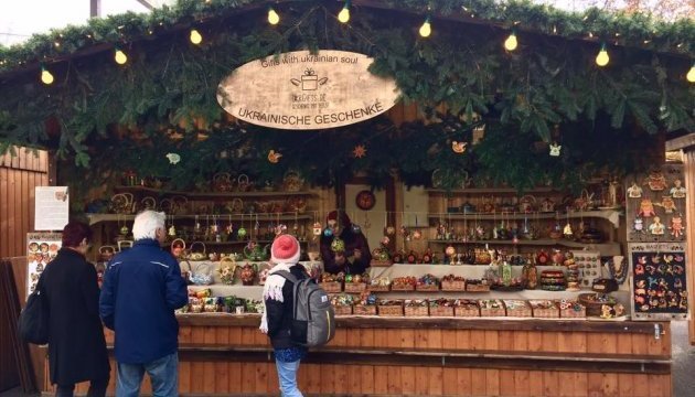 Ukrainian souvenirs at Christmas markets in Austria (photos) 