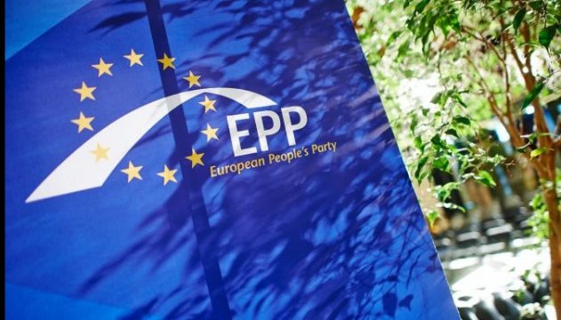 Poroschenko, Klitschko und Timoschenko begeben sich zum Treffen der Politiker Europäischer Volkspartei