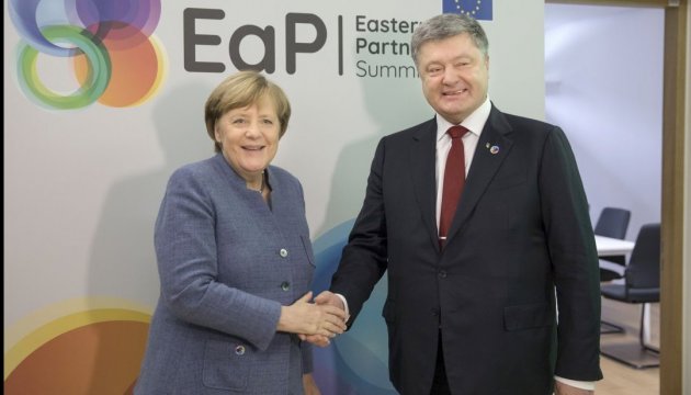 Petro Porochenko a entamé son entretien avec Angela Merkel à Bruxelles (photos)