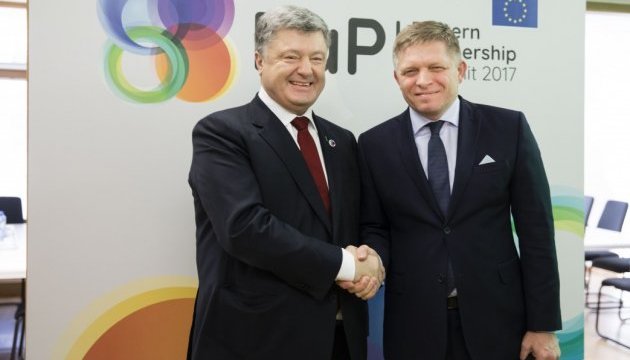 Poroshenko, Fico discuss gas transportation to Ukraine through Slovakia