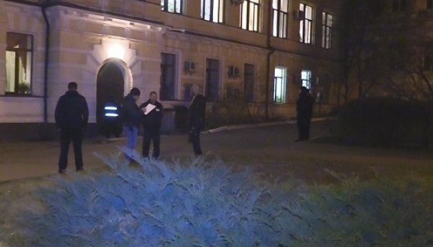 Озброєна банда вночі пограбувала столичний університет