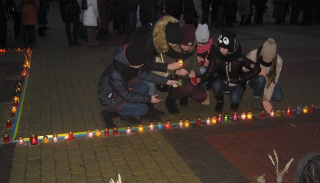 У Тернополі в пам'ять жертв Голодомору викладуть хрест з свічок і лампадок