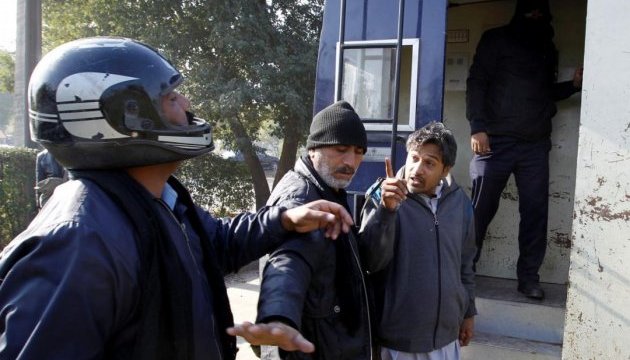 У Пакистані - протести, поліція застосувала сльозогінний газ