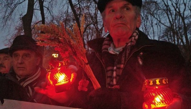 У Києві запалили свічку памʼяті