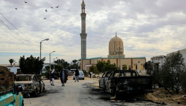 Теракт в єгипетській мечеті: прокуратура підозрює ІДІЛ