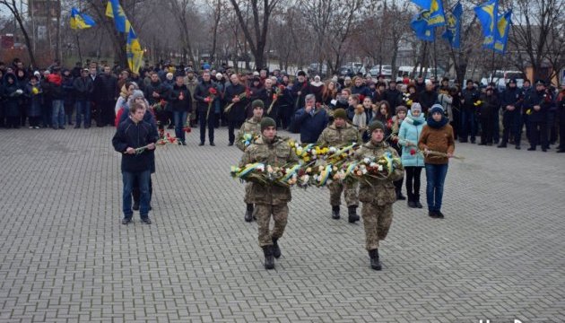 Мешканці Миколаєва скорботною ходою вшанували пам'ять жертв голодоморів