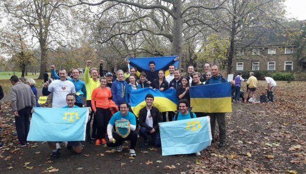 Українці та кримські татари Лондона провели благодійний забіг