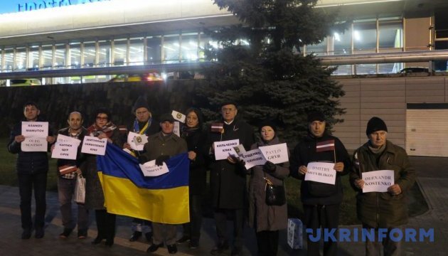 Активісти Риги провели акцію на підтримку політв’язня Кольченка